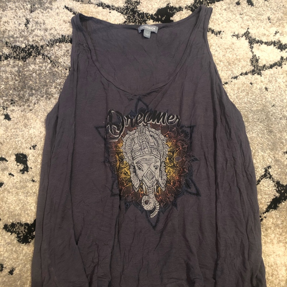 Flowy tank